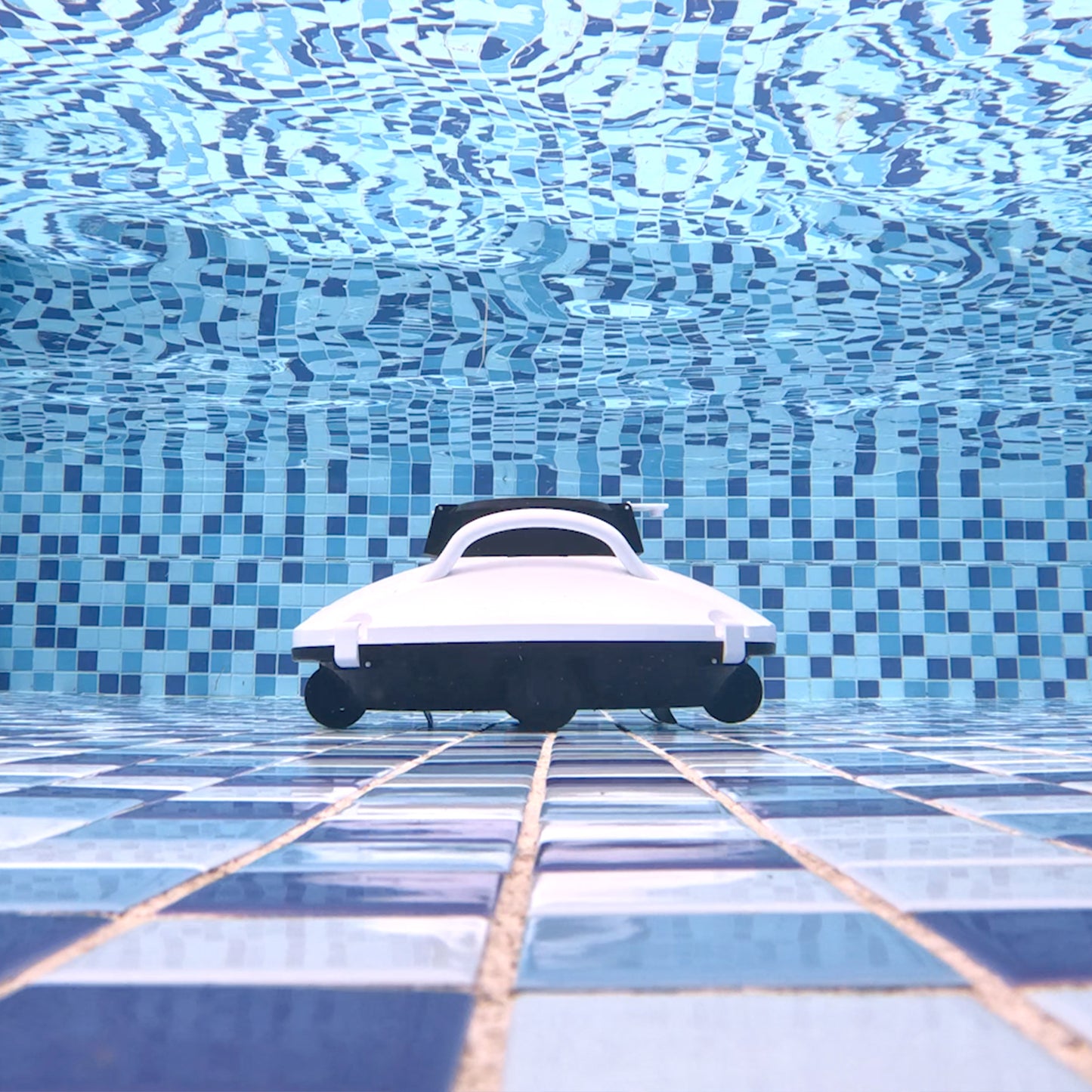 Máquina de limpieza de piscinas
