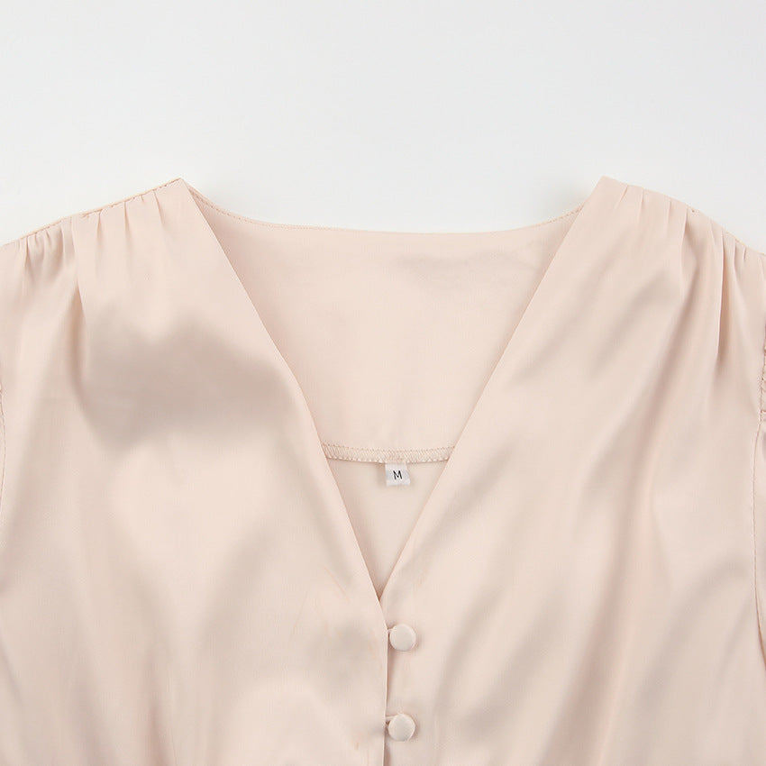 Robe moulante à manches lanternes et taille fine