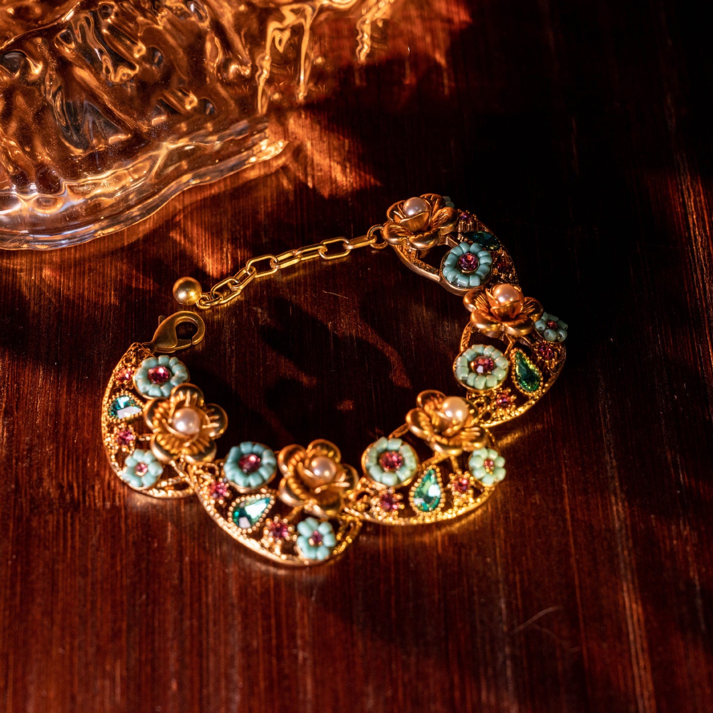 Hermoso collar, pulsera y pendientes con clip con incrustaciones de perlas vintage