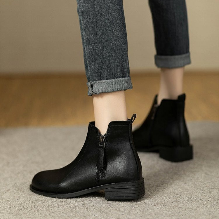 Botas cortas británicas de cuero suave con punta redonda y cremallera lateral