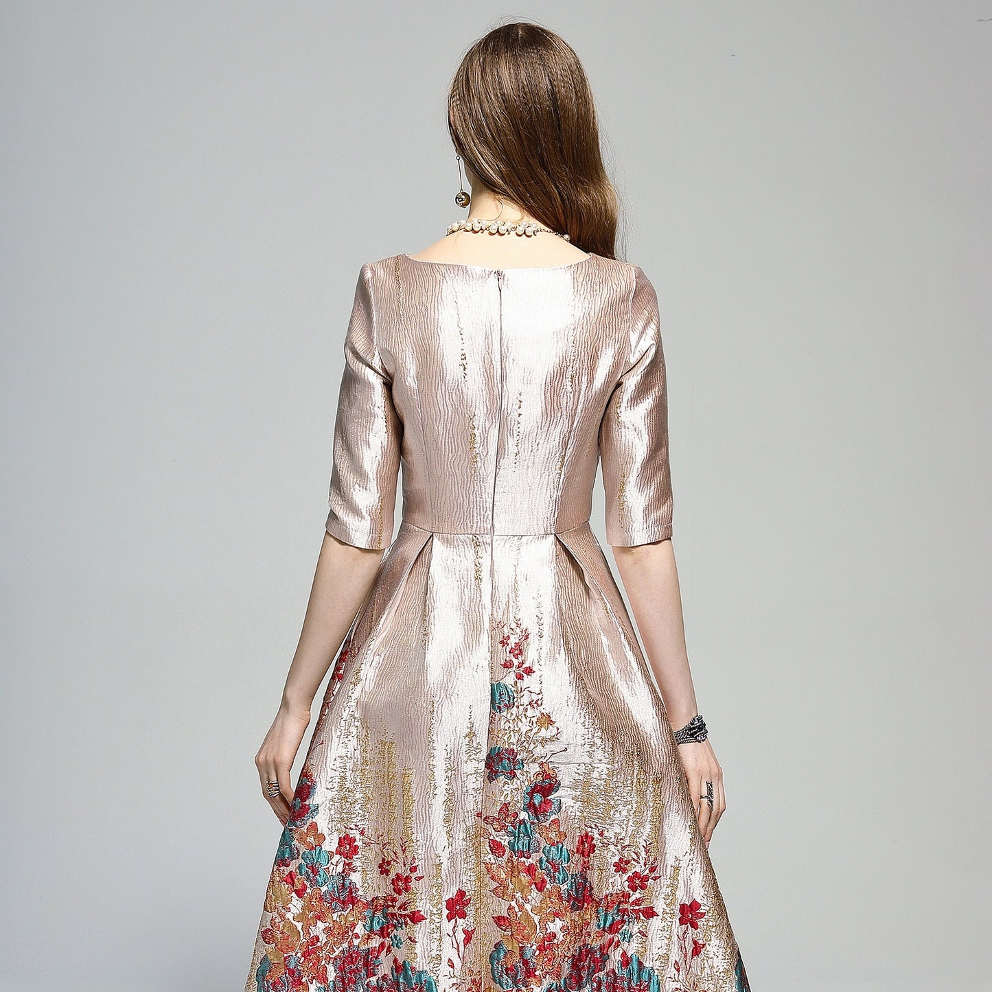 Robe haut de gamme en jacquard mi-longue à ourlet large