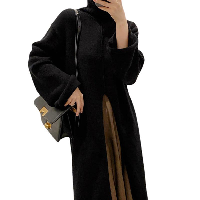 Robe en tricot ciré doux et chaud à col haut et fente