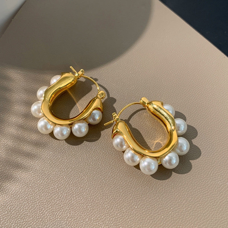 Clip d'oreille en perles, niche créative et tendance