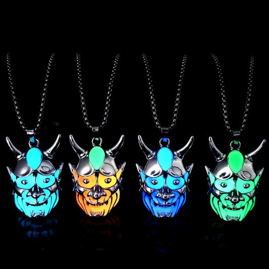 Colgante luminoso de máscara de fantasma para hombre, collar de acero de titanio, collar de Halloween
