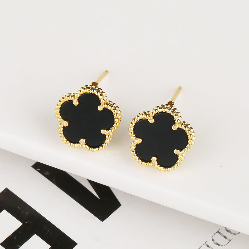 Pendientes de concha blanca con flor de cinco hojas y piedra natural
