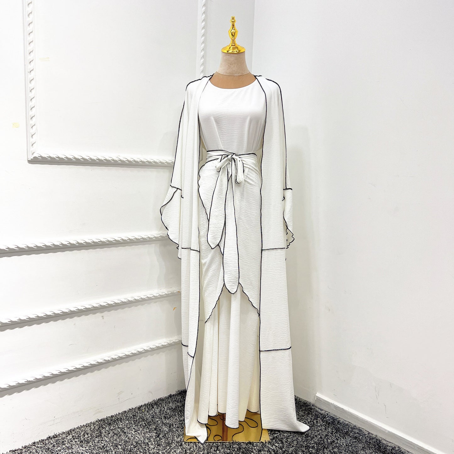 Manteau de garniture Vêtements d'intérieur Robe Jupe Circonférence Costume trois pièces