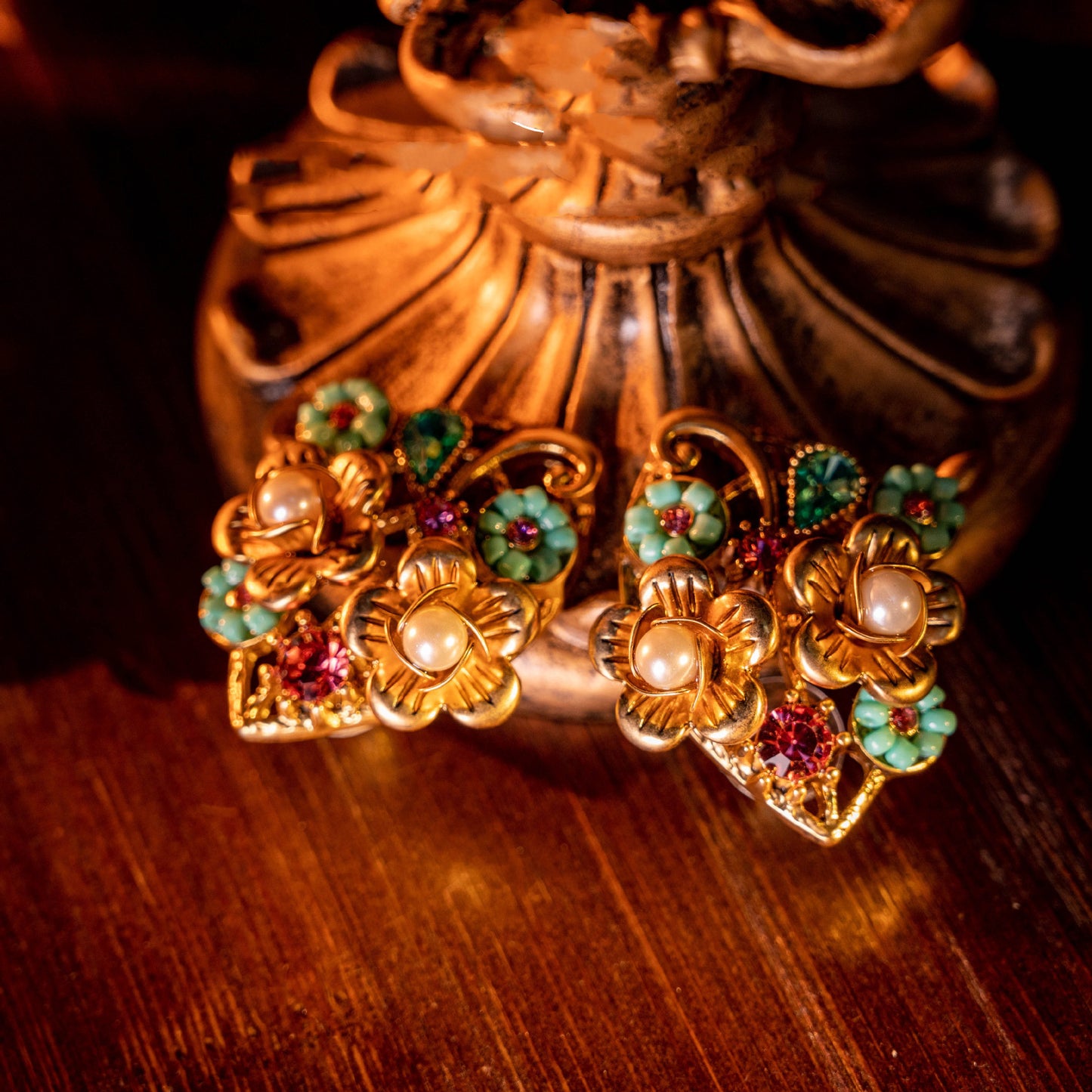 Hermoso collar, pulsera y pendientes con clip con incrustaciones de perlas vintage