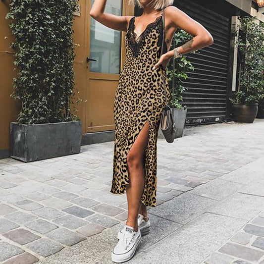 Vestido dividido con estampado de leopardo