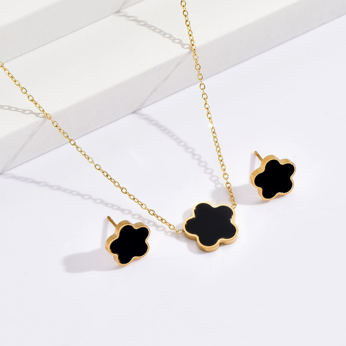 Fashion Personalized Flower Suit Necklace Ear Stud