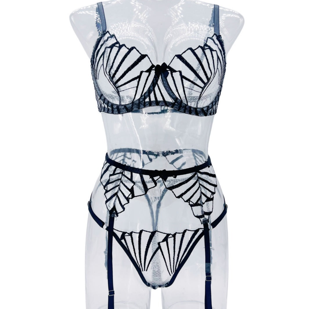 Traje de tres piezas para mujer con rayas de malla transparente