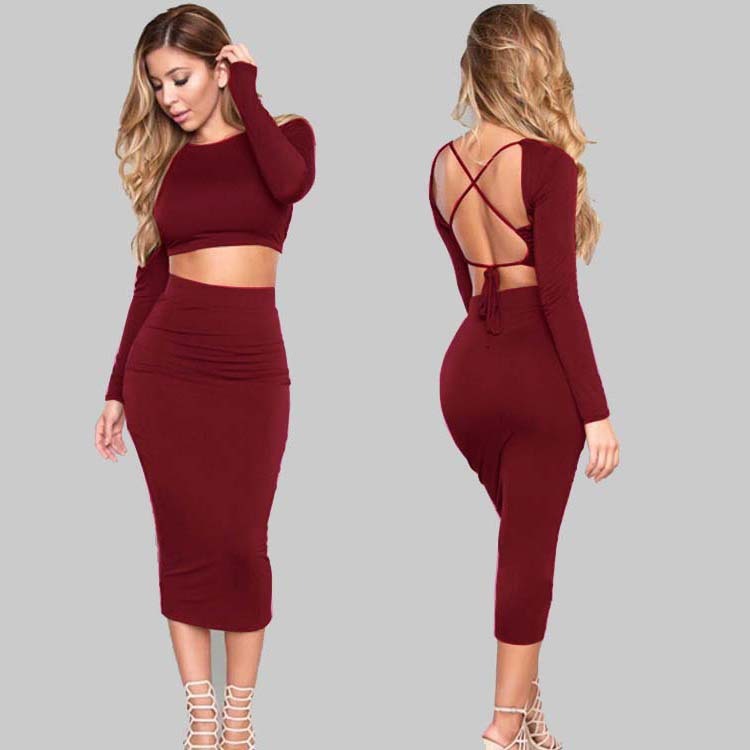 Costume deux pièces en haut et jupe