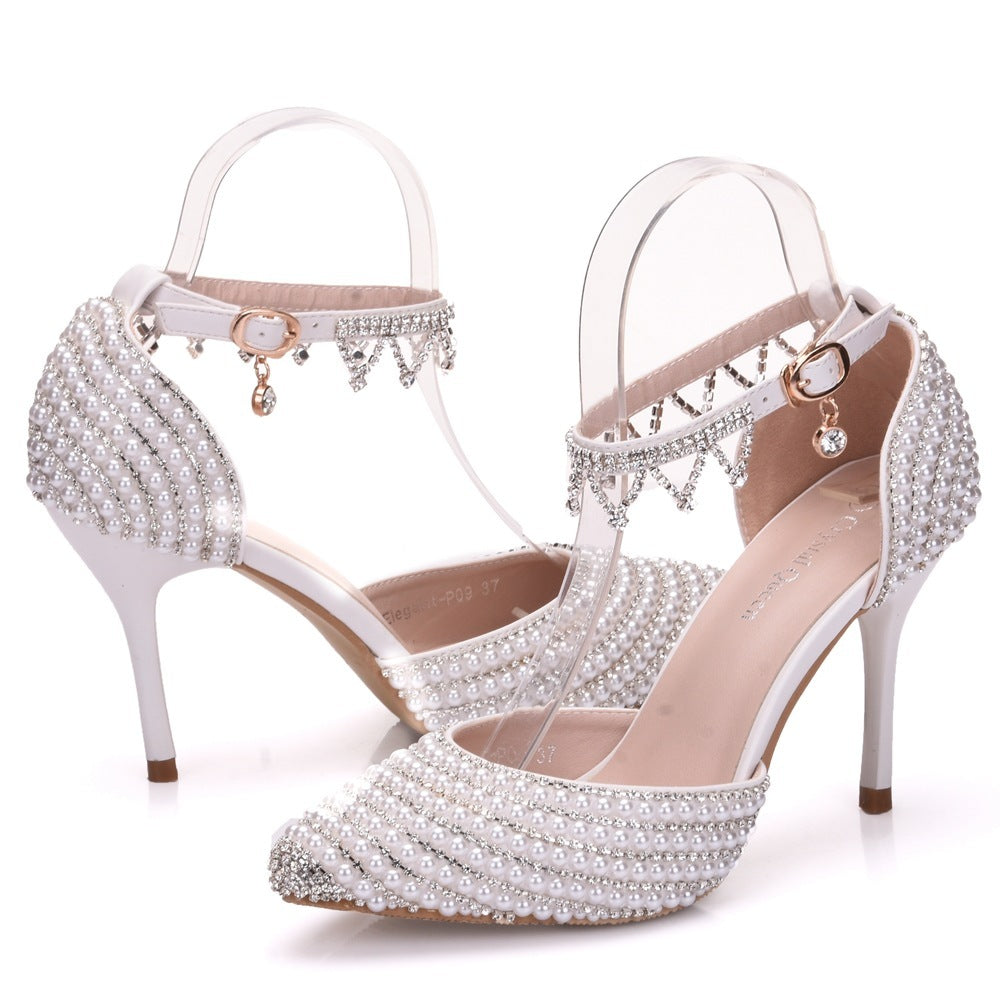 Zapatos de tacón alto con punta en punta y tacón de aguja con tiras de diamantes de imitación