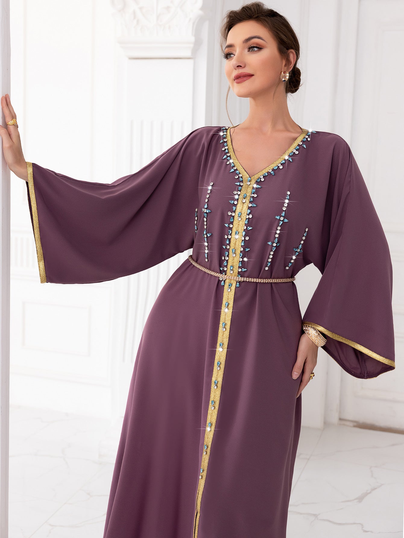 Robe à manches Dubaï en diamant cousue à la main, couleur racine d'épinard