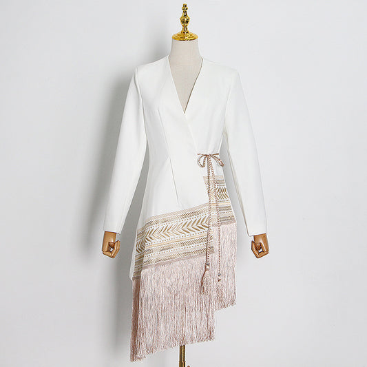Chaqueta de traje pequeña con flecos diagonales irregulares y correa de jacquard para mujer