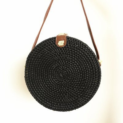 Bolso de hombro tejido de ratán hecho a mano