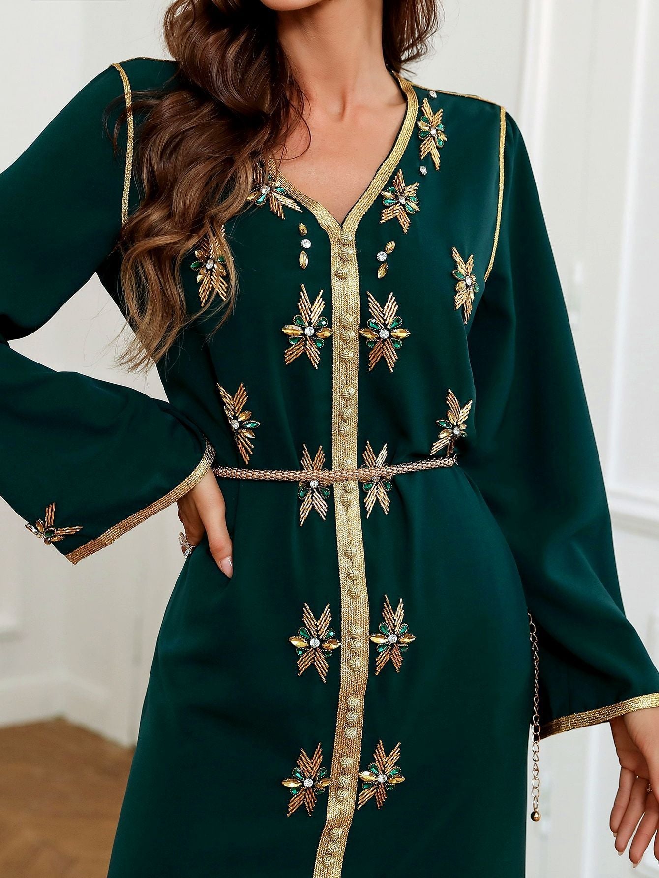 Robe Phnom Penh à col en V et strass pour femme