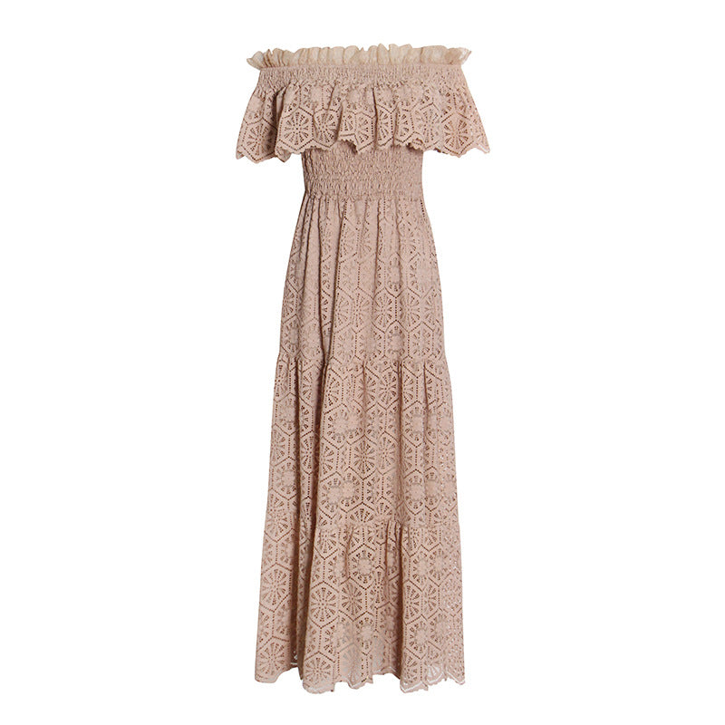 Vestido con vuelo y un solo hombro con ribete de volantes