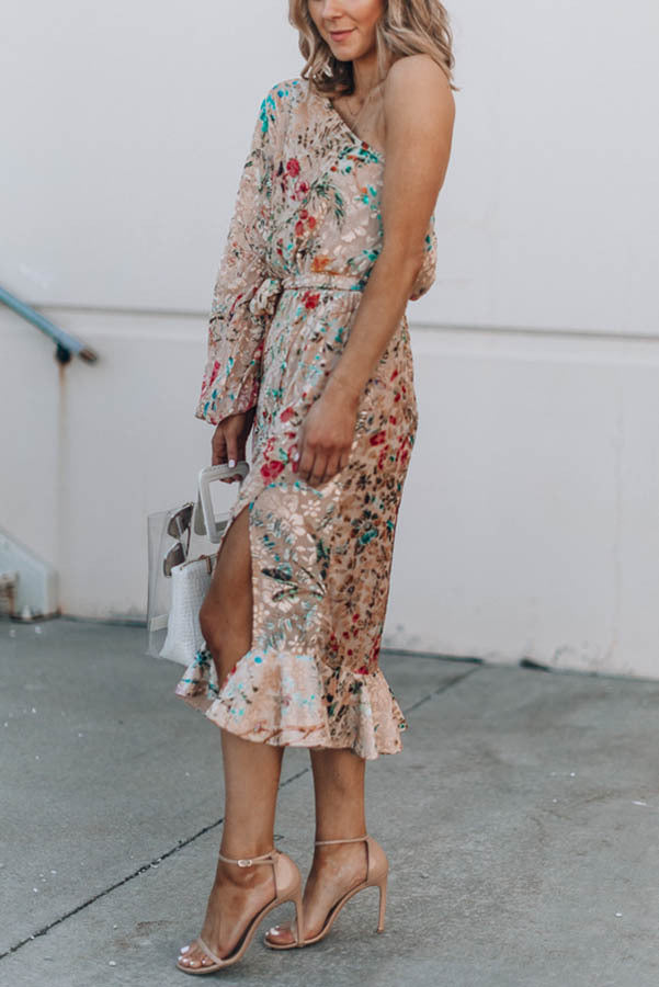 Vestido dividido con hombros inclinados a la moda para mujer