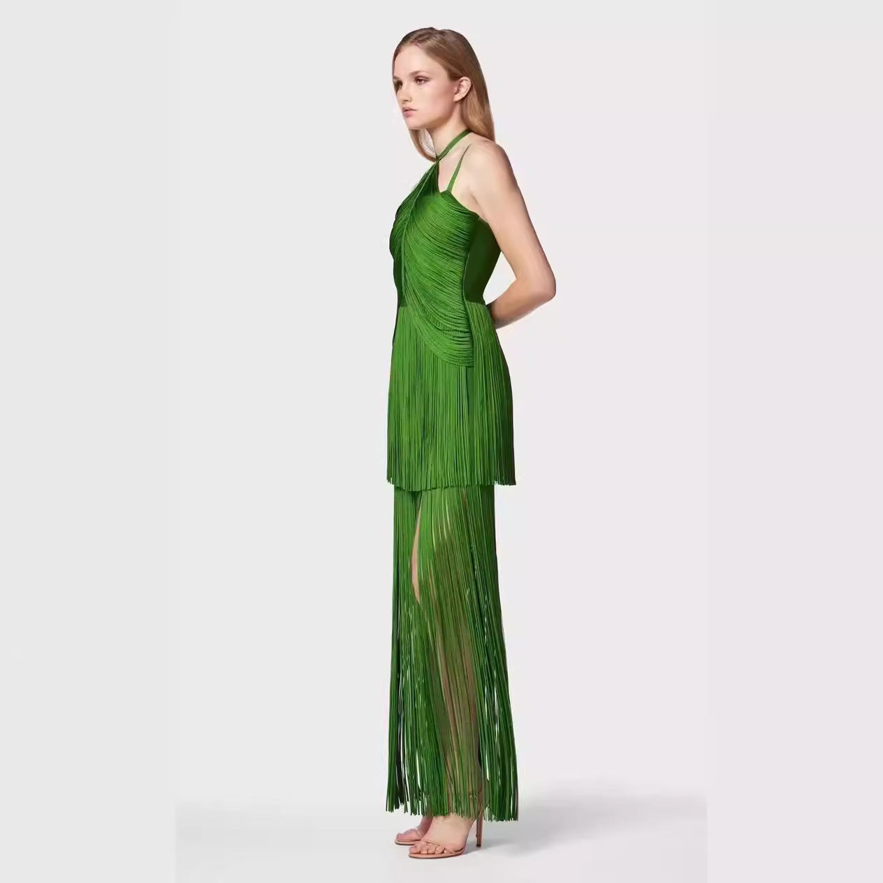 Robe de soirée verte à bretelles spaghetti et pompons