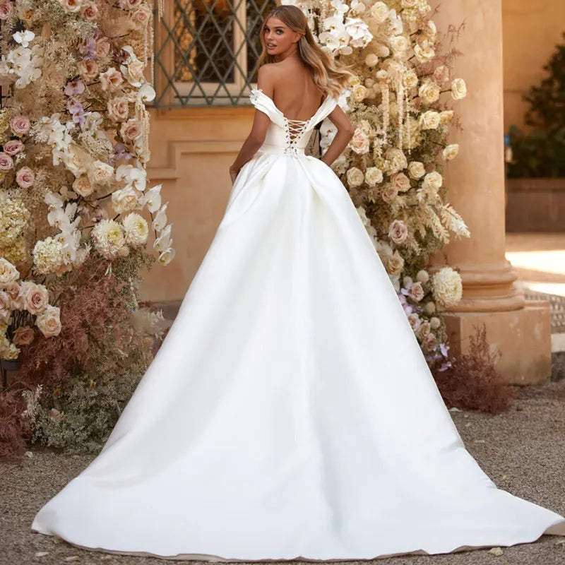 Vestido de novia de cola extraíble de moda para mujer