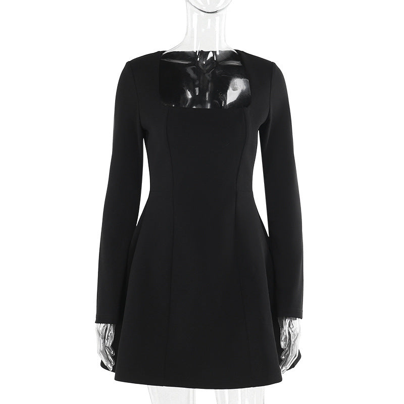 Robe à manches longues et col carré pour femme