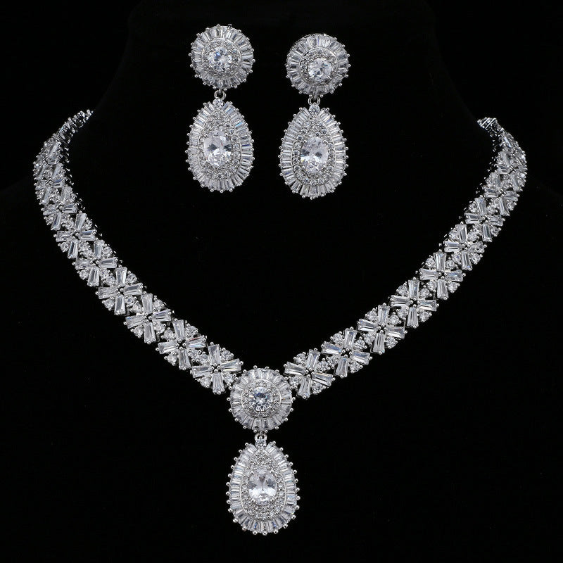 Joyería con incrustaciones de cera de circonita redonda de moda para novias con temperamento
