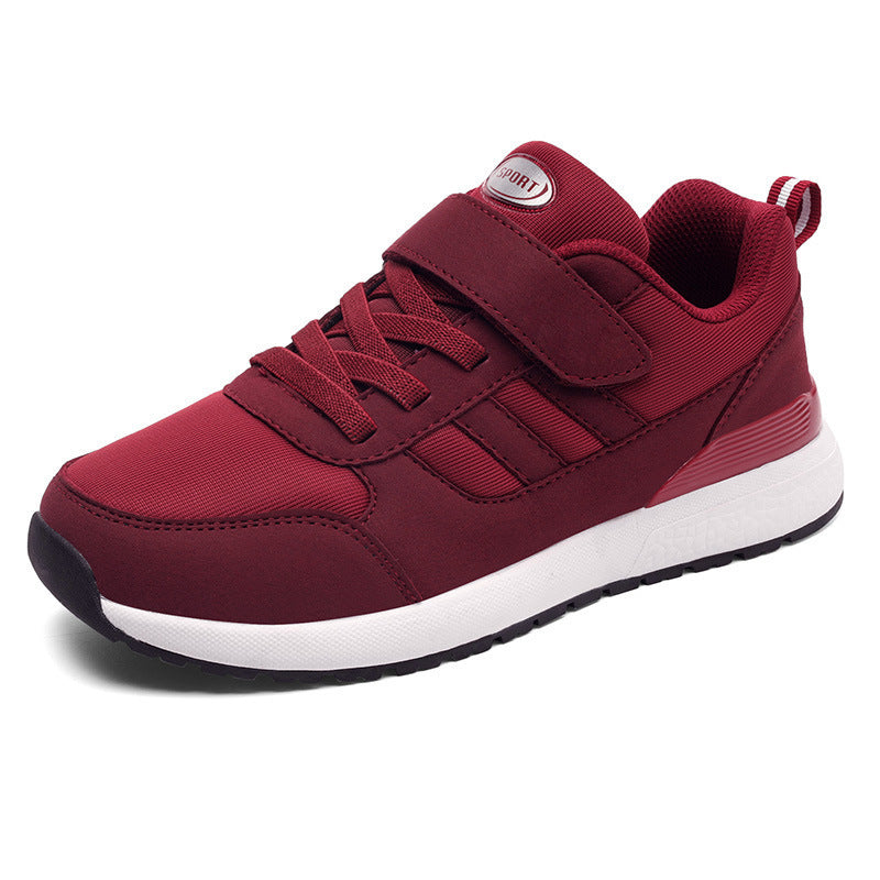 Zapatillas De Deporte De Mediana Edad Y Ancianos Pareja Casual De Fondo Suave