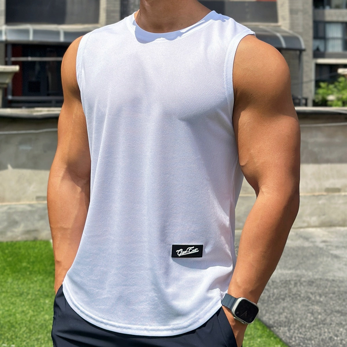 Pull col rond, haut de sport, fitness, gilet