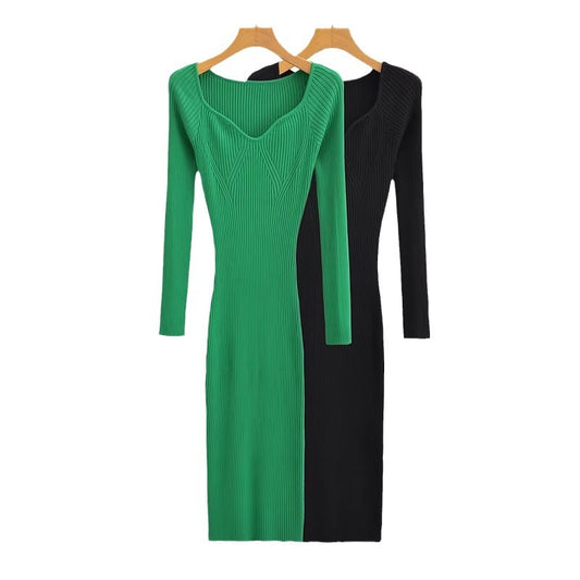 Falda a la cadera con parte inferior ajustada y manga larga de longitud media