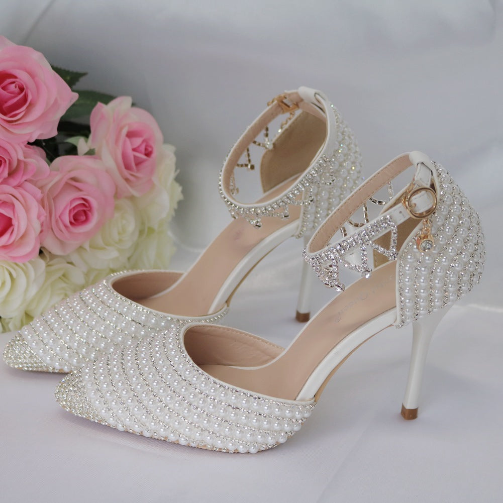 Zapatos de tacón alto con punta en punta y tacón de aguja con tiras de diamantes de imitación