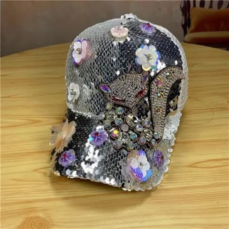Sombrero de verano con flores de zorro y diamantes de imitación
