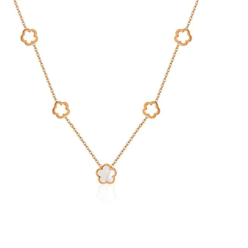 Collier en acier titane et coquillage blanc à cinq feuilles pour femme