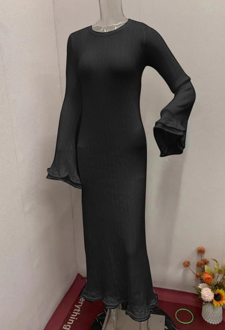 Robe unie à col rond et manches longues, coupe ajustée, avec lisière filiforme