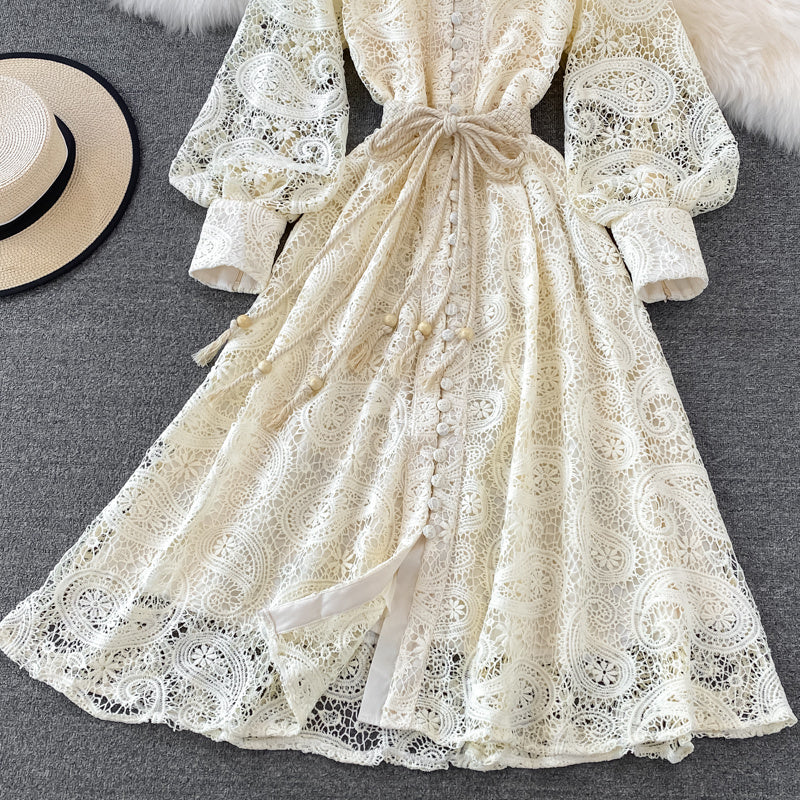 Robe vintage à manches longues et découpes lanternes pour femme
