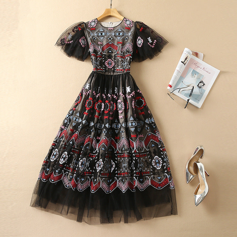 Robe de cocktail à ourlet large