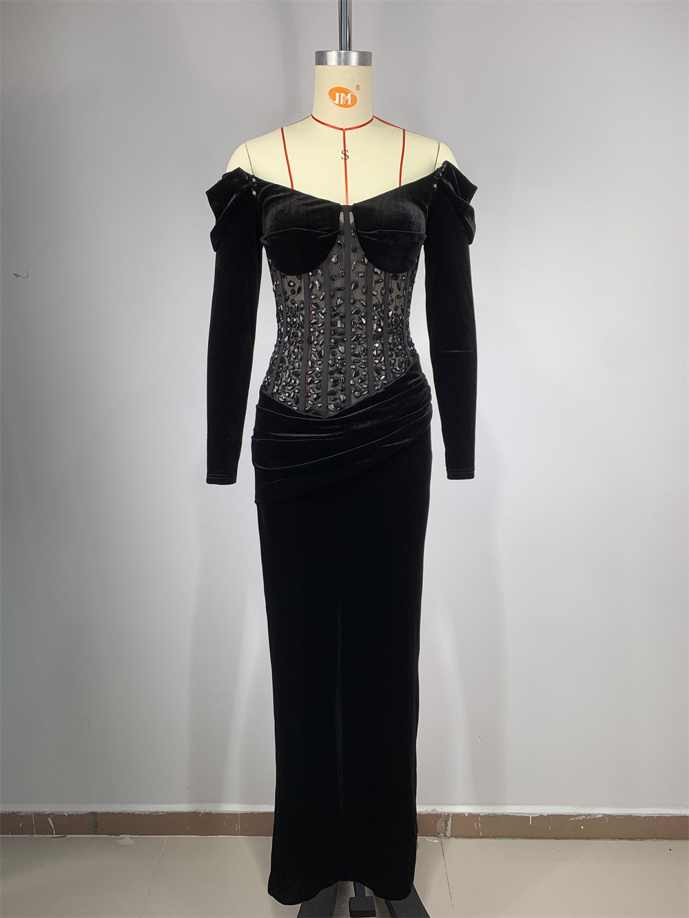 Vestido largo informal ajustado con abertura y ribete de diamantes, sin mangas, sexy, negro