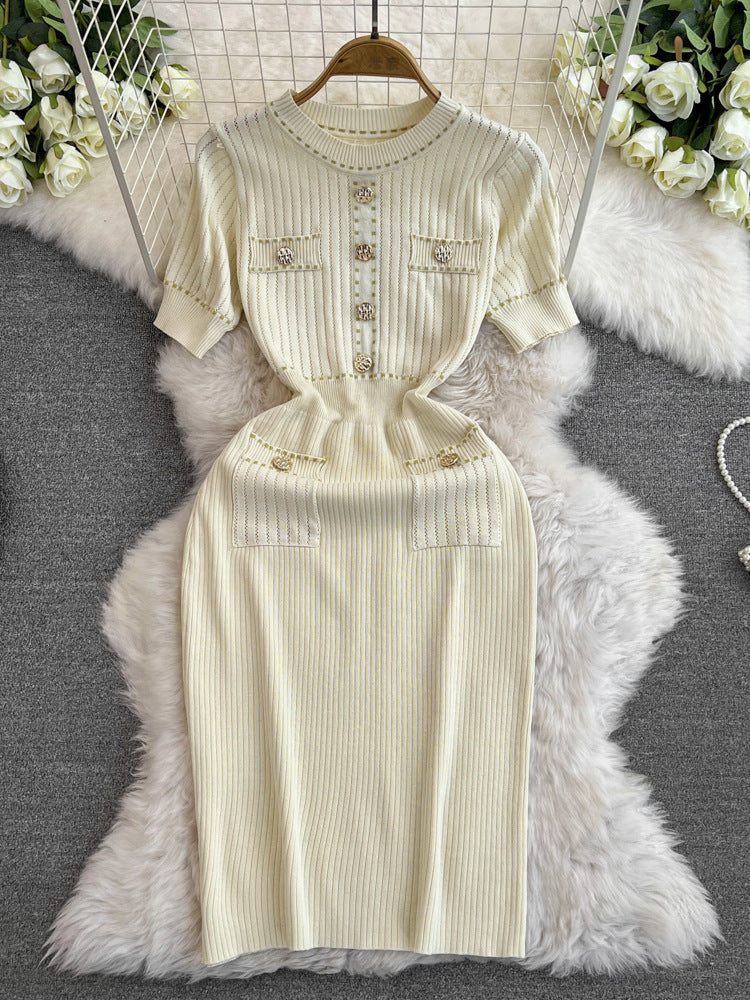 Robe mi-longue amincissante taille haute style français