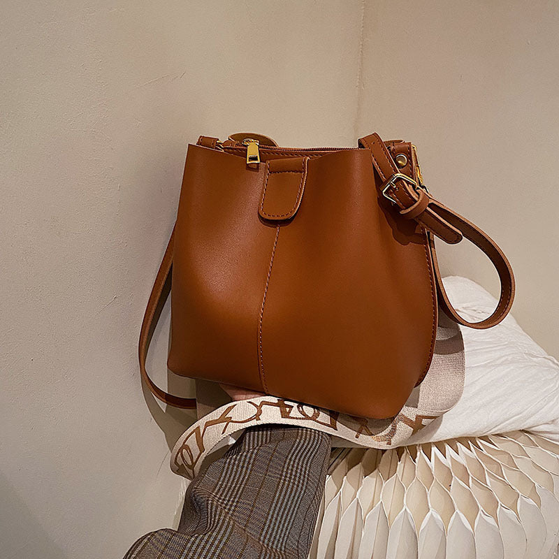 Sacs seau à bandoulière large et simple pour femmes, design minoritaire français