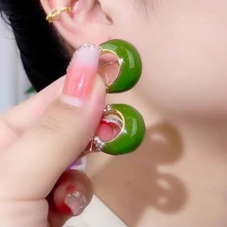 Pendientes altos y elegantes de diamantes de imitación con gotas de aceite en rojo y verde de High Sense