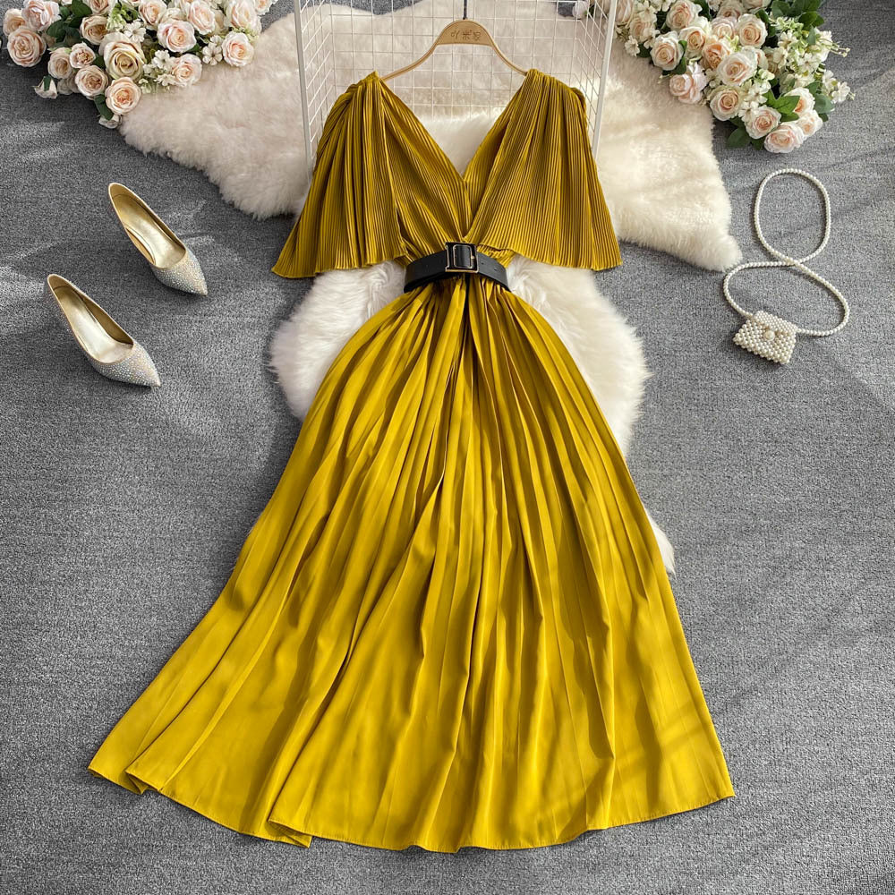 Vestido plisado con cuello en V y cintura con volantes que adelgaza Vestido largo con vuelo elegante