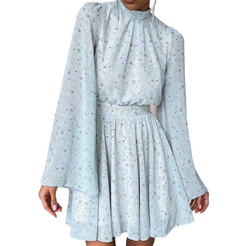 Robe imprimée à col roulé et lacets dos nu