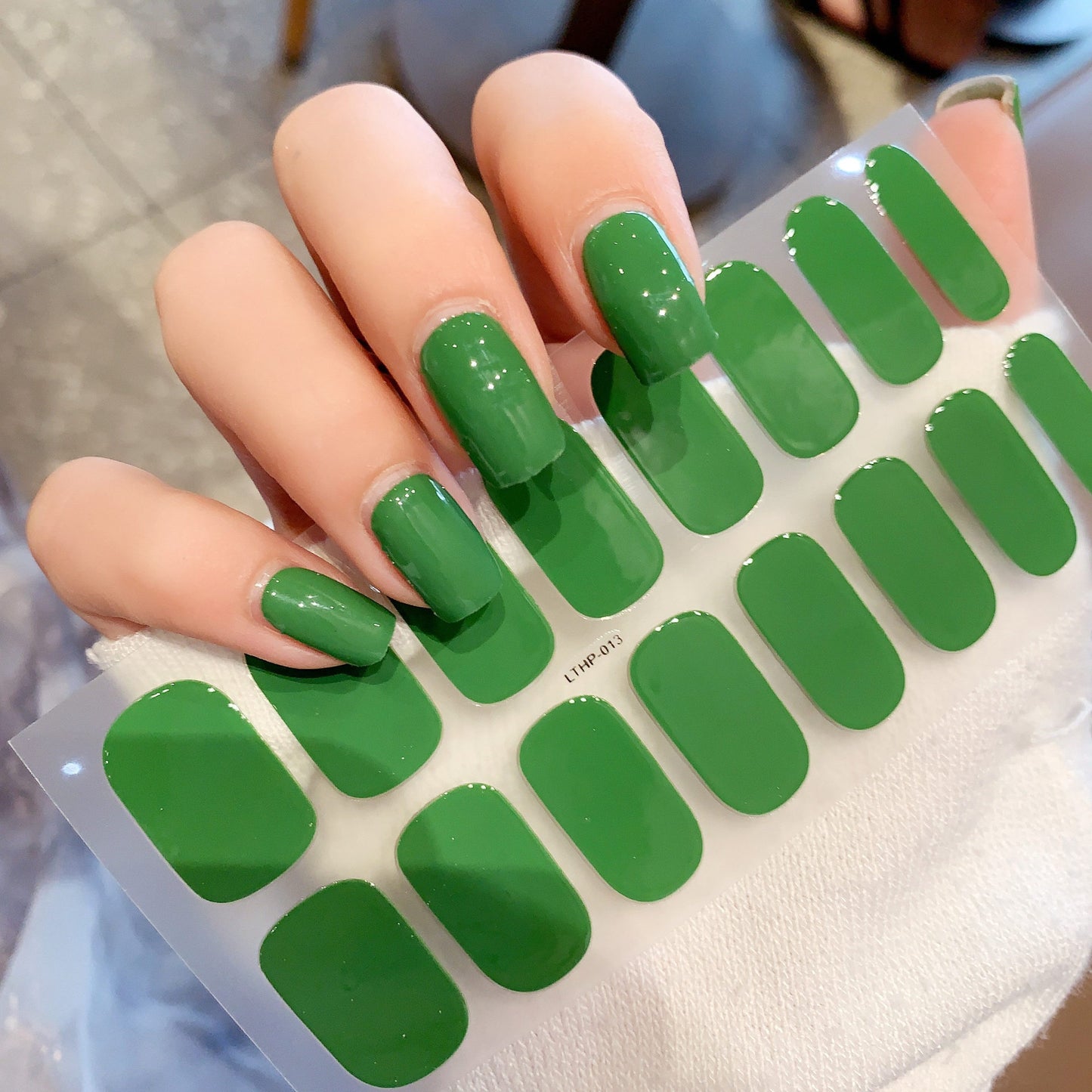 Autocollants UV semi-durcis de deuxième génération, imperméables et durables, pour la beauté des ongles