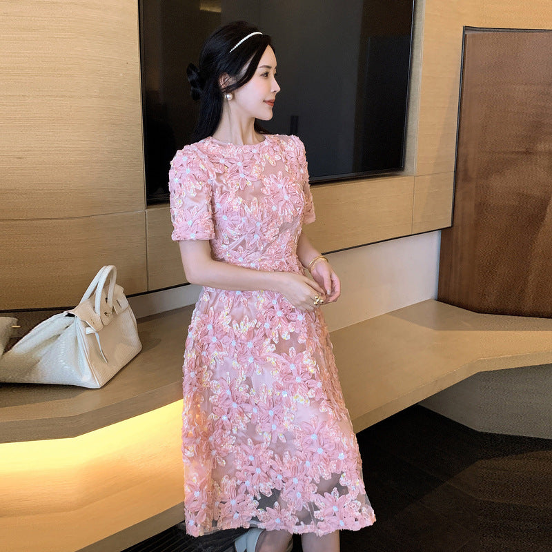 Vestido floral adelgazante estilo francés con flores tridimensionales y bordado pesado de lentejuelas