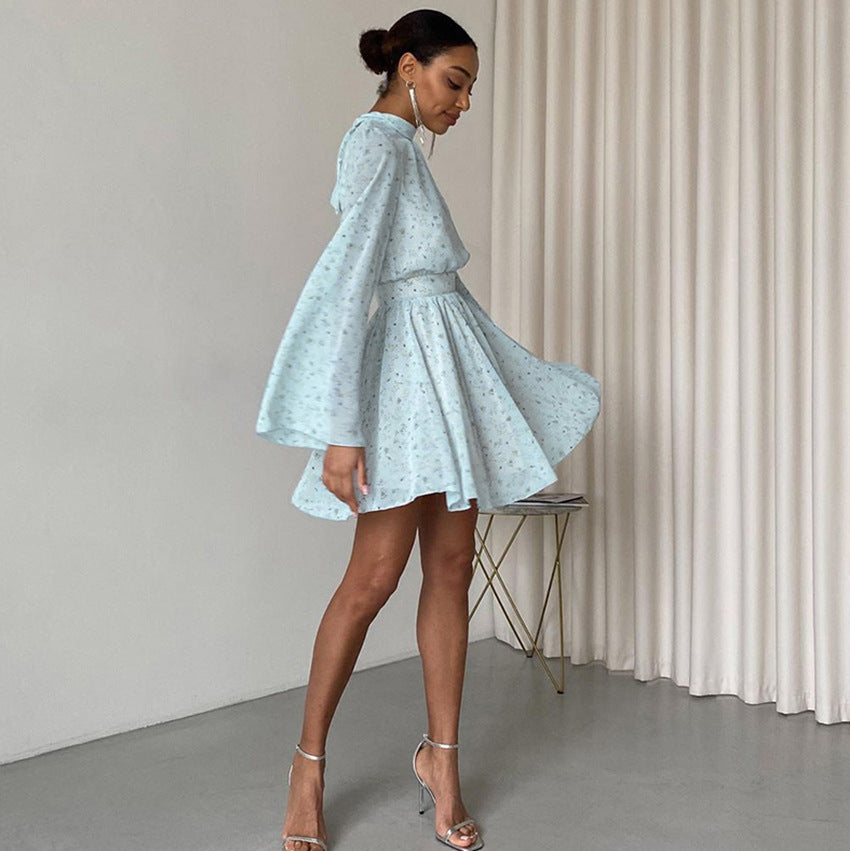 Robe imprimée à col roulé et lacets dos nu