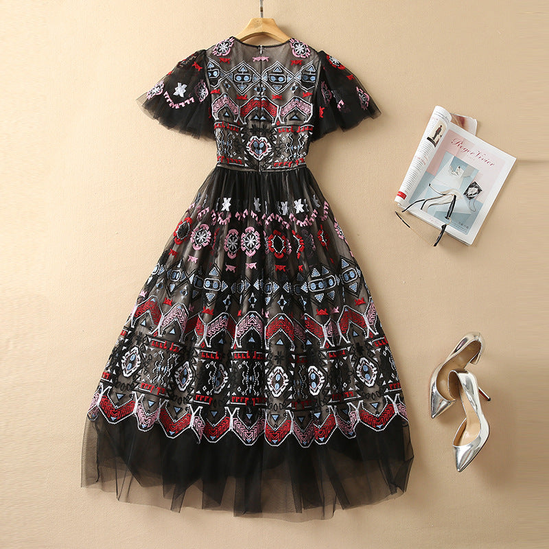 Robe de cocktail à ourlet large