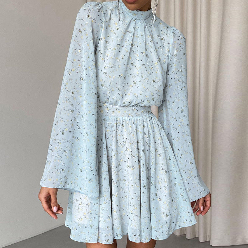Robe imprimée à col roulé et lacets dos nu