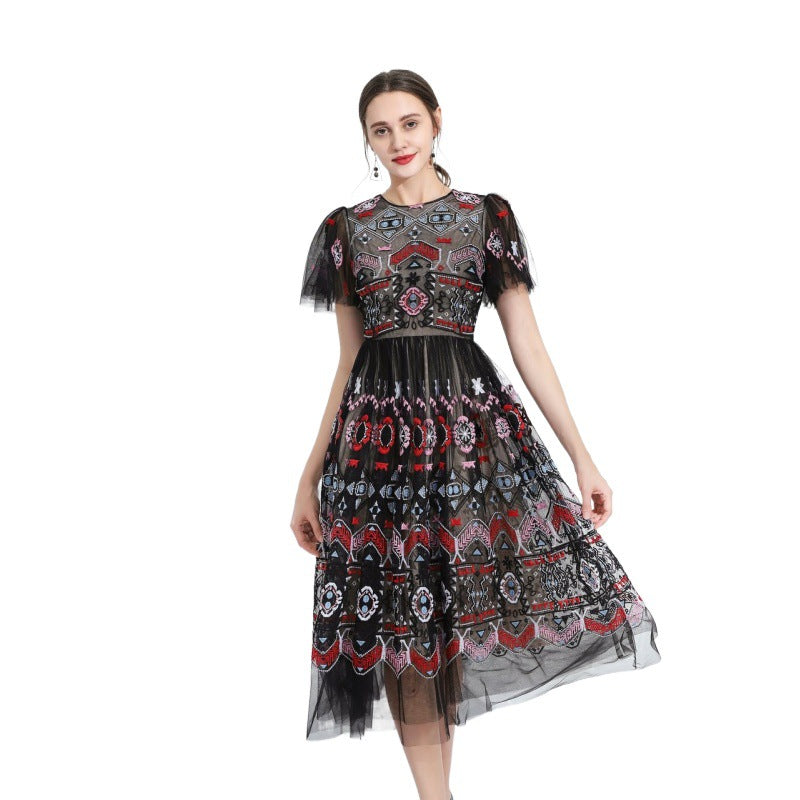 Robe de cocktail à ourlet large