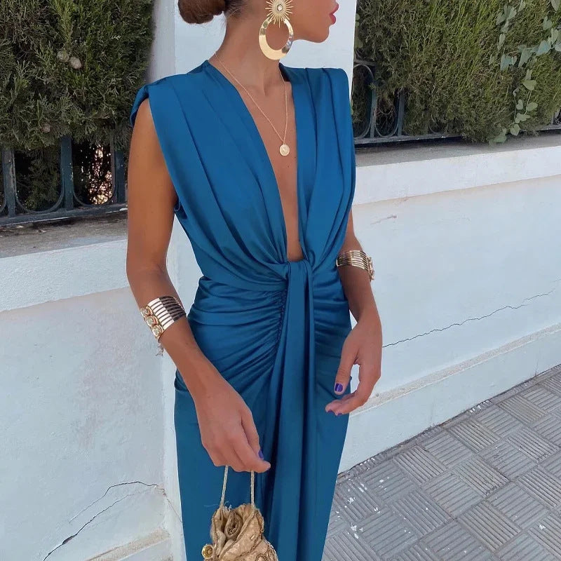 Vestido con cuello en V y cintura alta con encaje de color liso