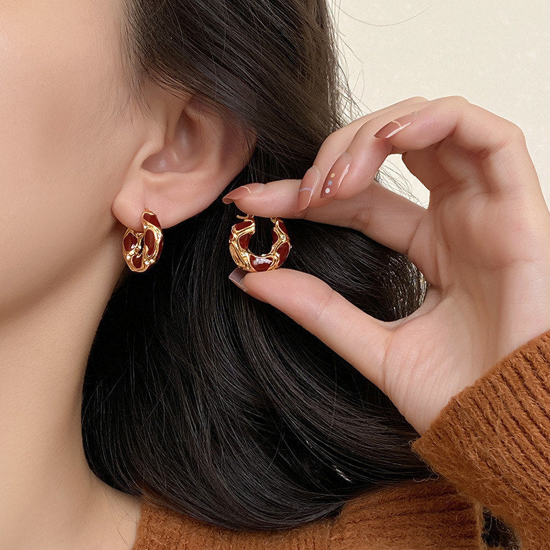 Boucles d'oreilles créoles tendance en métal plaqué or pour femme, bijoux tendance, couleur émail, texture métallique, boucles d'oreilles tendance, cadeaux créatifs