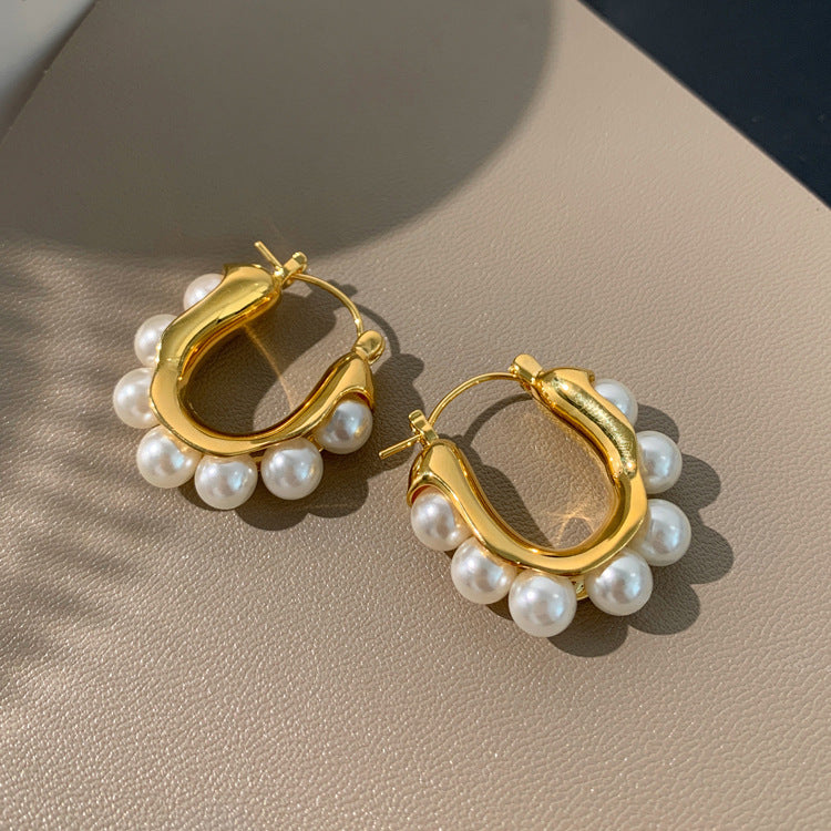 Clip d'oreille en perles, niche créative et tendance